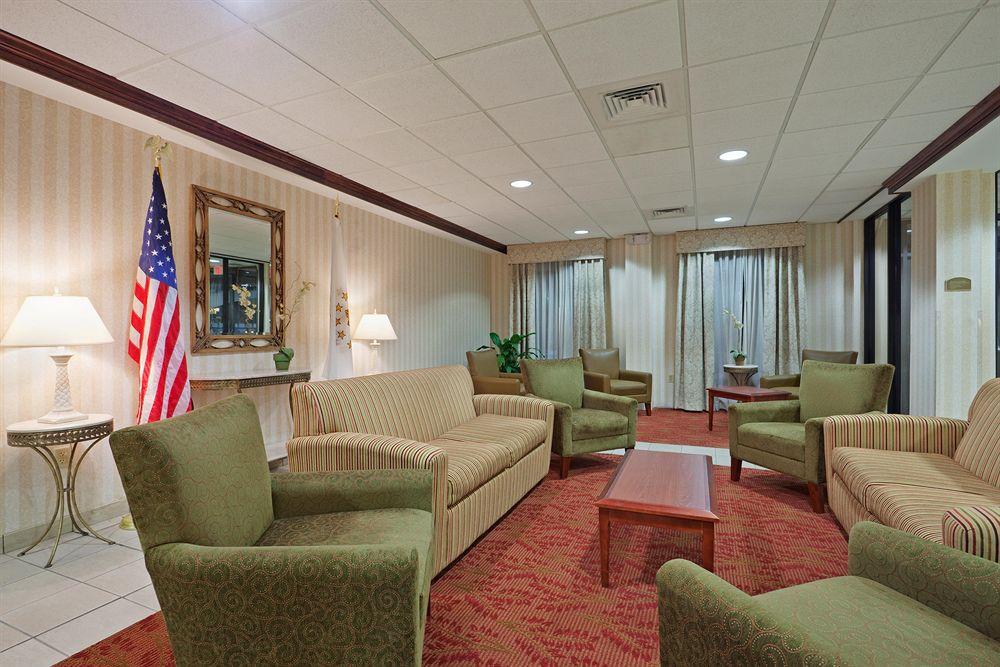 Holiday Inn Express Hotel & Suites Providence-Woonsocket By Ihg Dalaman gambar