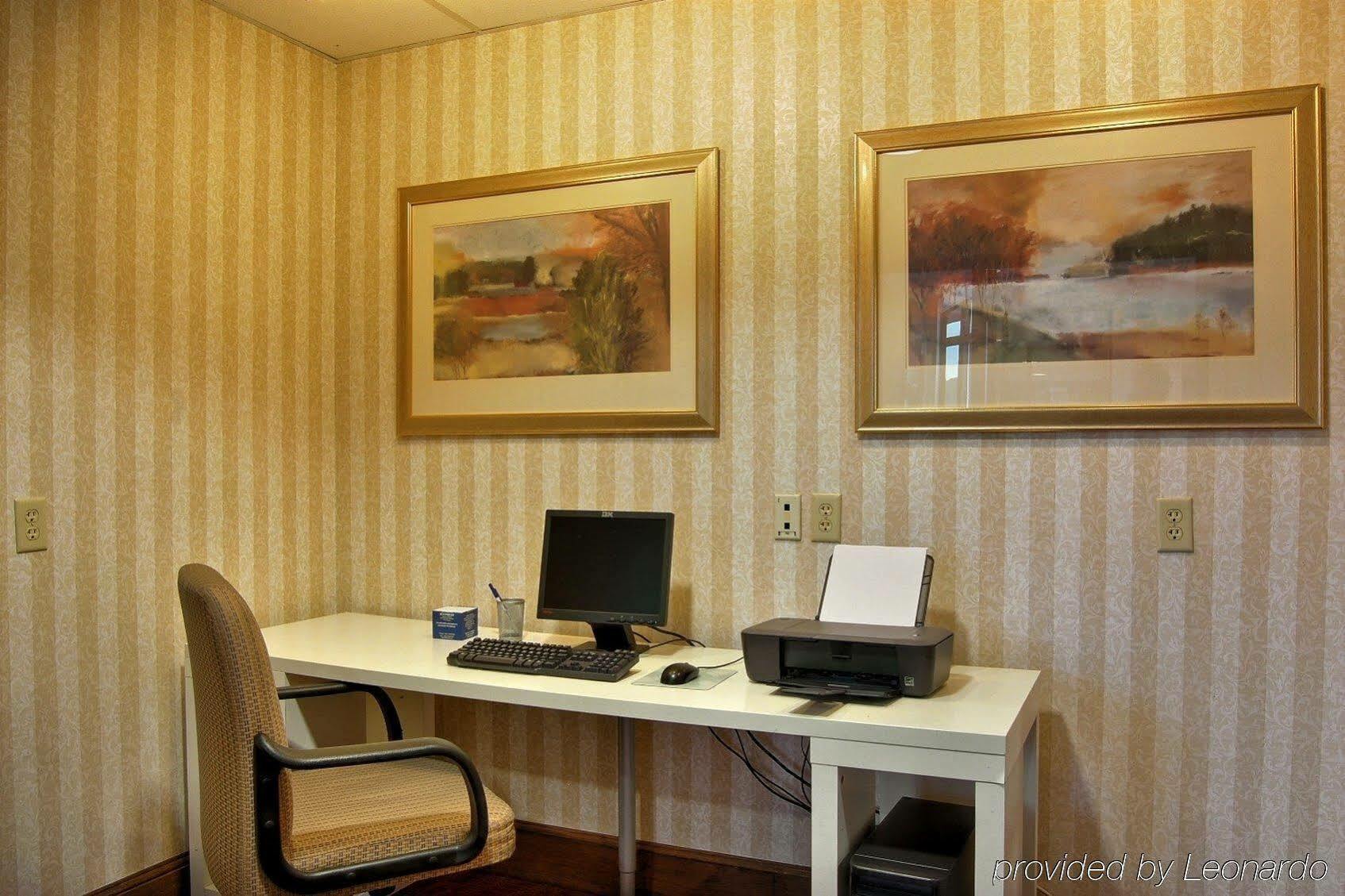 Holiday Inn Express Hotel & Suites Providence-Woonsocket By Ihg Perniagaan gambar